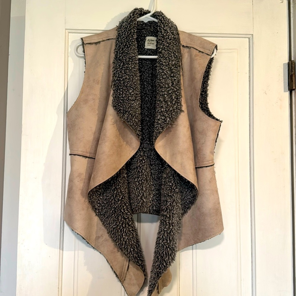 Dylan vest in Suede and Sherpa - Size Medium